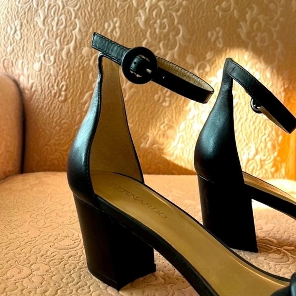 Brand New Bernardo Bethany Sandal Genuine Leather Black Heeled Braided Strap